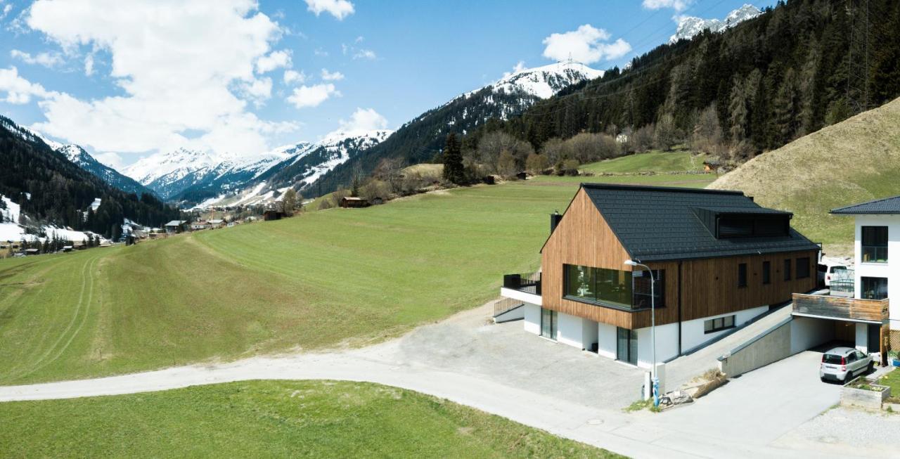 Der Wolf -suiten Apartment Sankt Anton am Arlberg